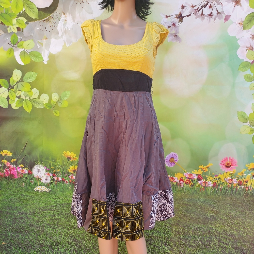 Lithe yellow brown short dress